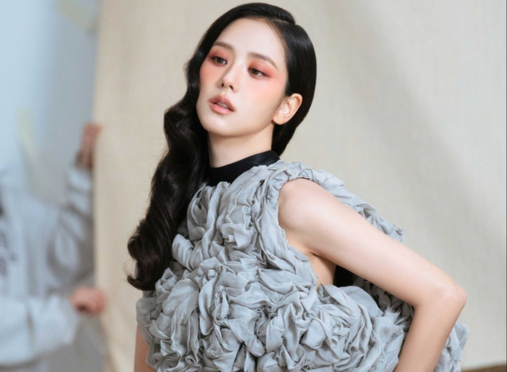 Xinh đẹp và ngọt ngào, Jisoo (Blackpink) vẫn gây tranh cãi về diễn xuất - 1