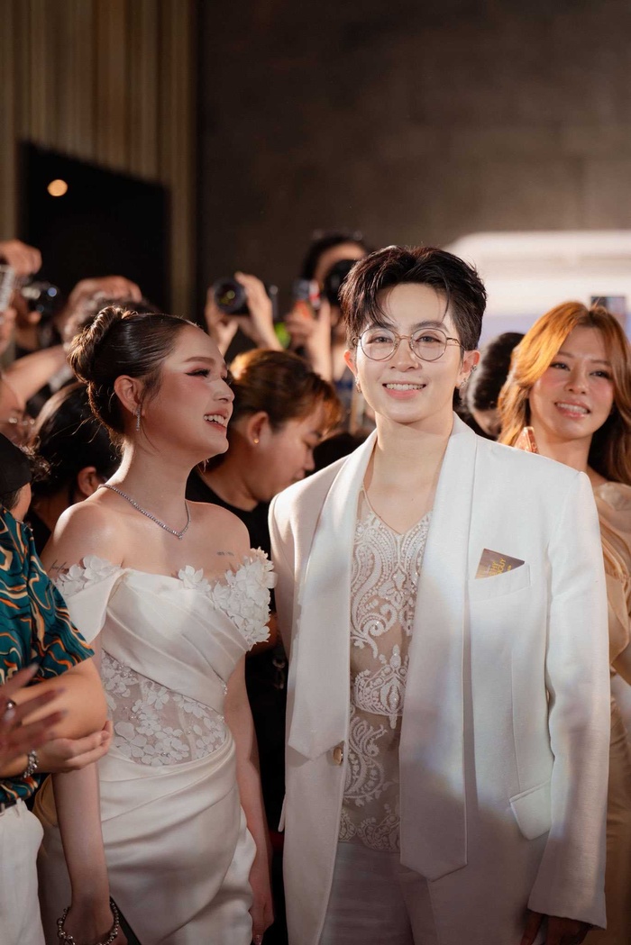 Xôn xao hình ảnh Gil Lê 1 Xôn xao hình ảnh Gil Lê - Xoài Non làm đám cưới?