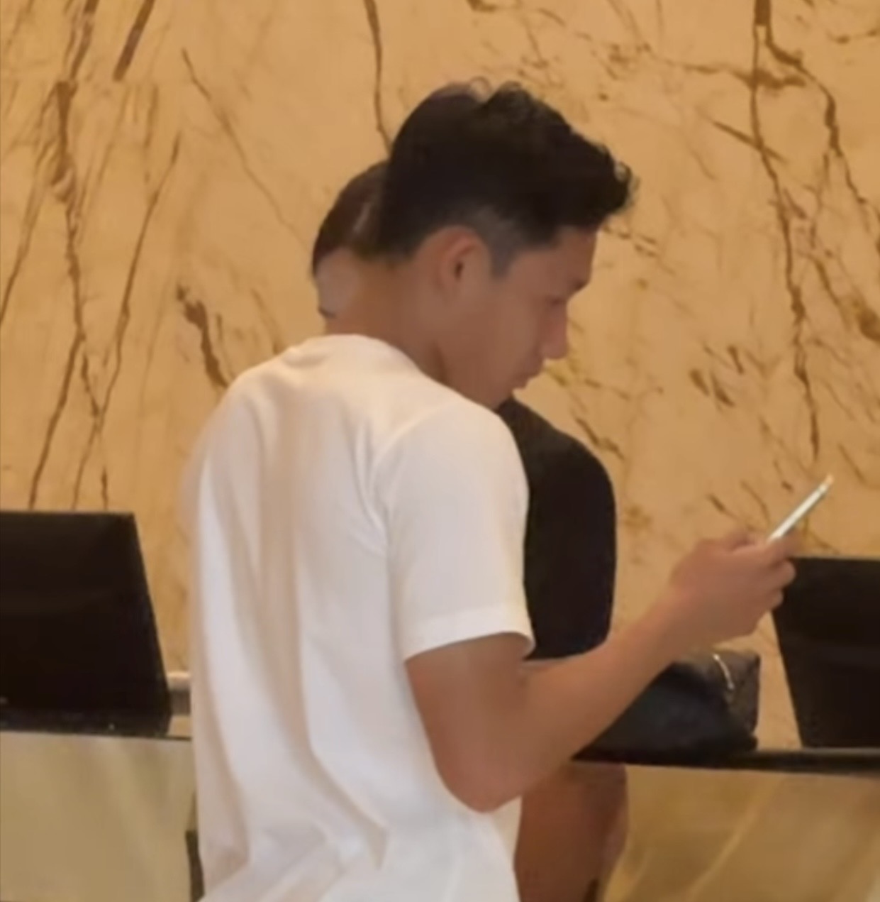 Đội tuyển Việt Nam tập trung 10 giờ sáng nay: Xuân Son xuất hiện chất lừ, thiếu 5 cầu thủ vì...- Ảnh 1.