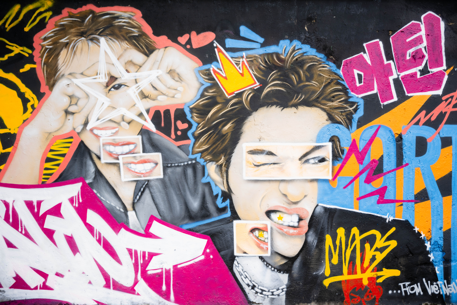 Xuất hiện bức tường vẽ nam thần 1m9 cực xịn giữa Hà Nội, chiều nào cũng thấy kín đặc nàng thơ- Ảnh 1.