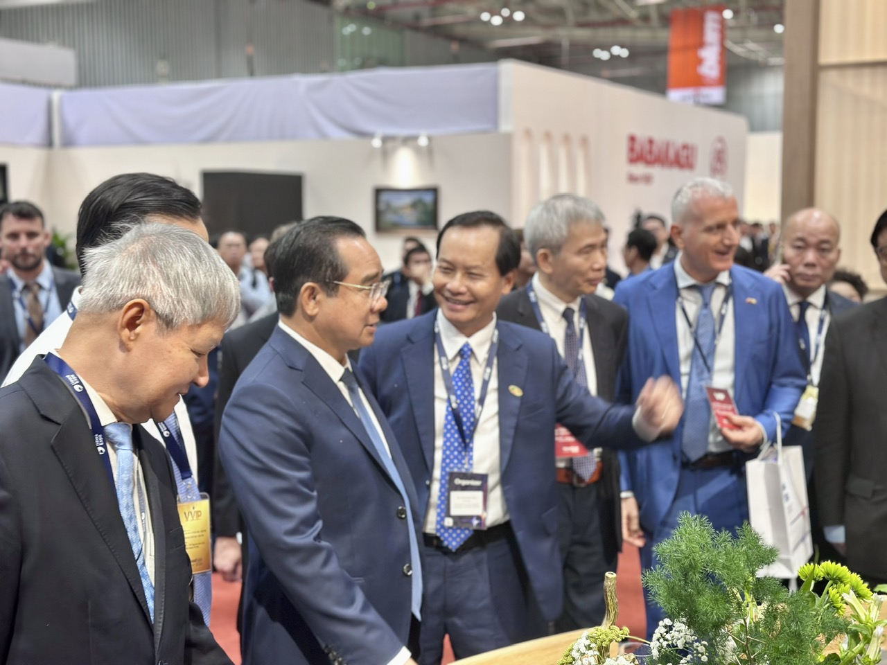 Xuất khẩu đồ gỗ Việt chuyển từ gia công sang có thương hiệu- Ảnh 1.