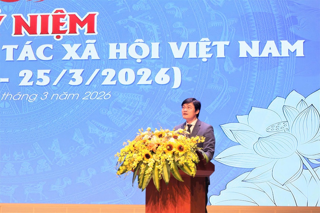 Y học chữa bệnh, tình người giúp bệnh nhân vượt qua nỗi đau - 1