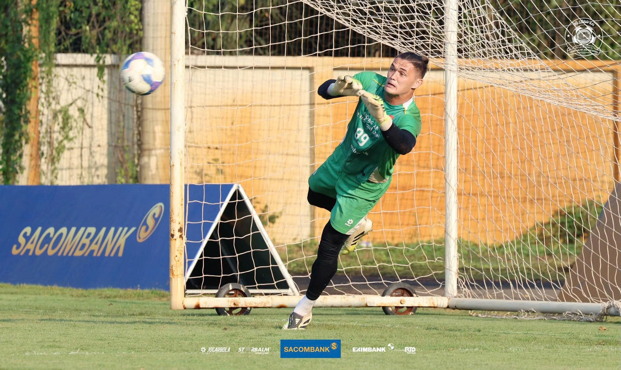 Cầu thủ Việt kiều: cú hích hay áp lực cho bóng đá Việt Nam? - Ảnh 1.