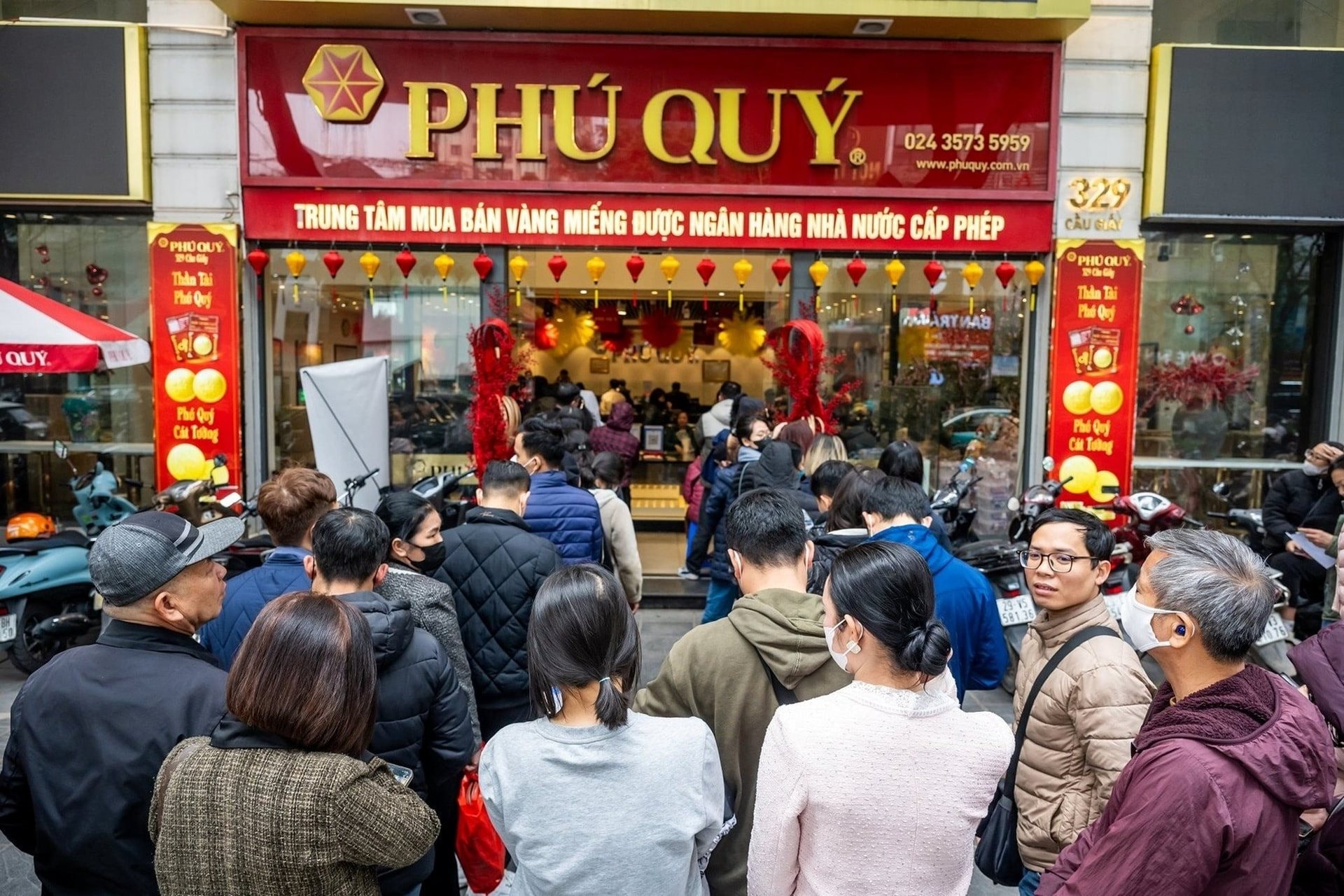 Chuyện gì đây: giá bạc lao dốc không phanh, giảm 10 triệu đồng/kg- Ảnh 1.