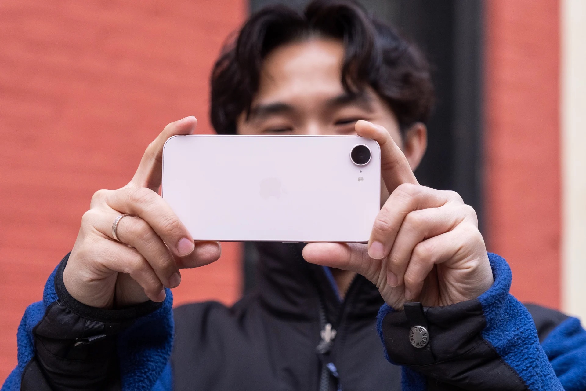 iPhone 17e rớt giá trước ngày lên kệ - Ảnh 1.