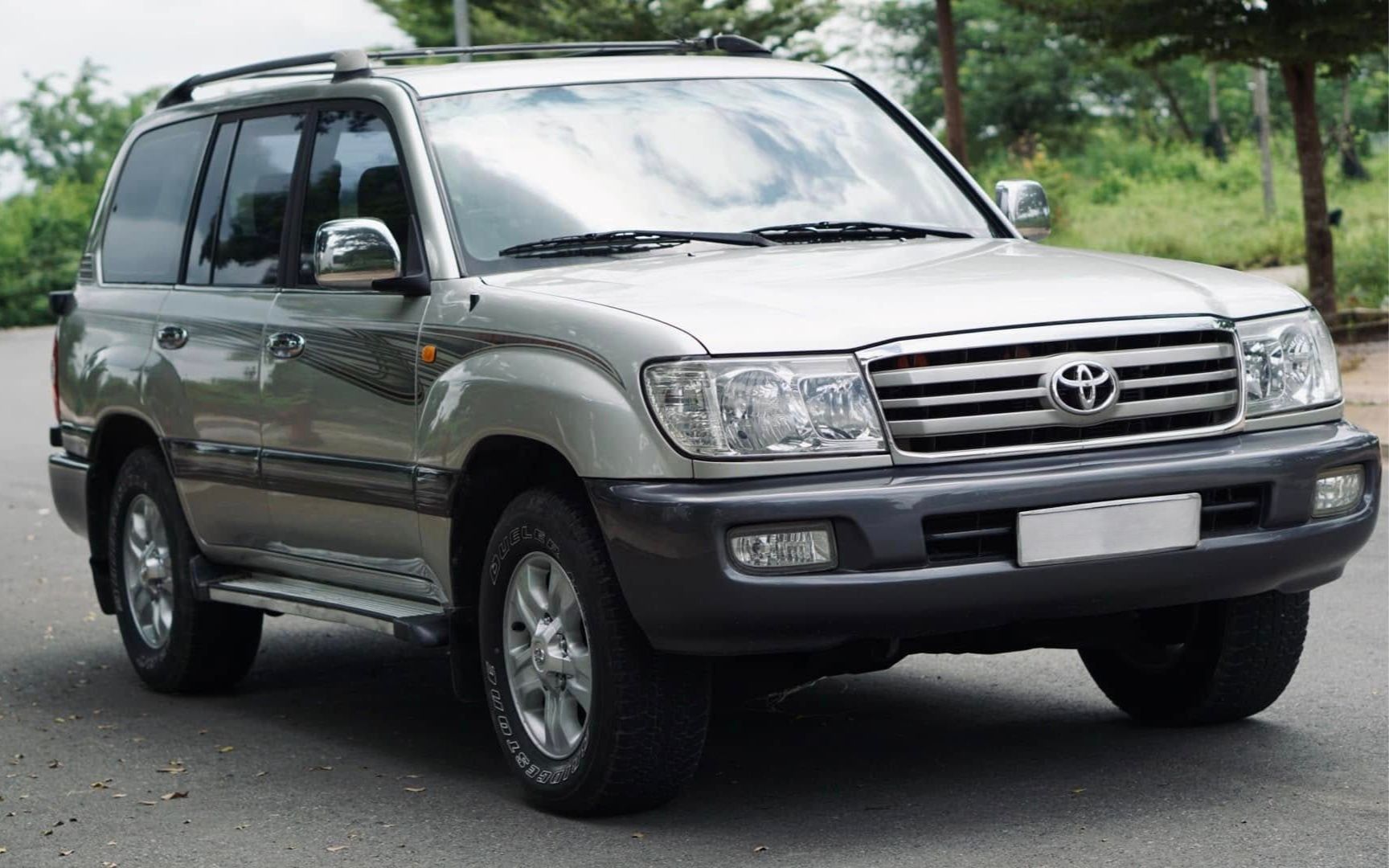 ‘Huyền thoại’ Toyota Land Cruiser lăn bánh hơn 20 năm, bán lại chưa tới 400 triệu đồng - Ảnh 1.