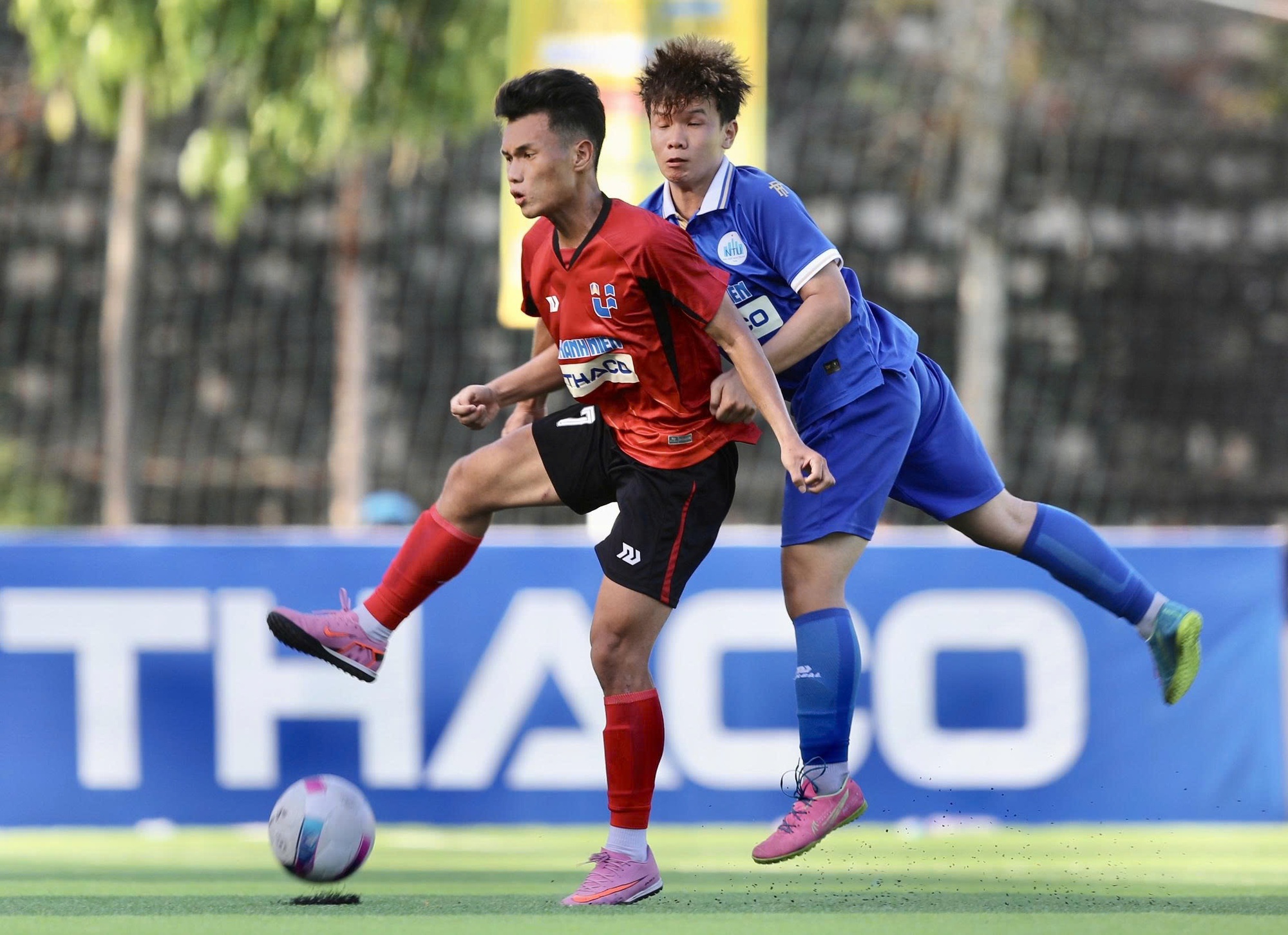 ‘Ronaldo’ của đội bóng Trường ĐH Công nghiệp TP.HCM- Ảnh 1.