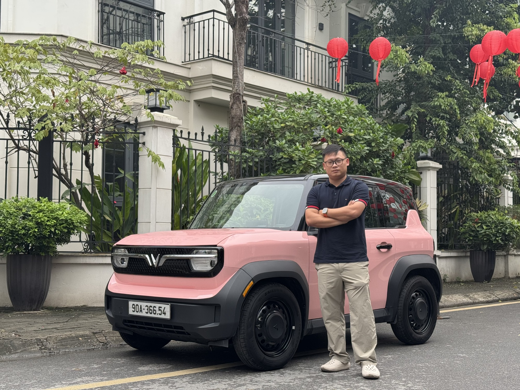 Chạy 4.000km/tháng, chủ xe VinFast VF 3: ‘Xe điện giờ tiện như xe xăng, đã thử cung Hà Nội-Huế ngon lành’- Ảnh 1.