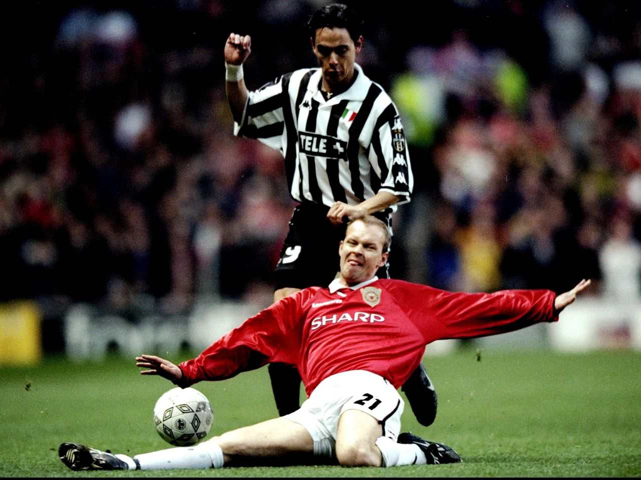 10 cầu thủ từng vô địch Ngoại hạng Anh với 2 CLB 1 “Hiếm có khó tìm”: 10 cầu thủ từng vô địch Ngoại hạng Anh với 2 CLB - Ảnh 1.