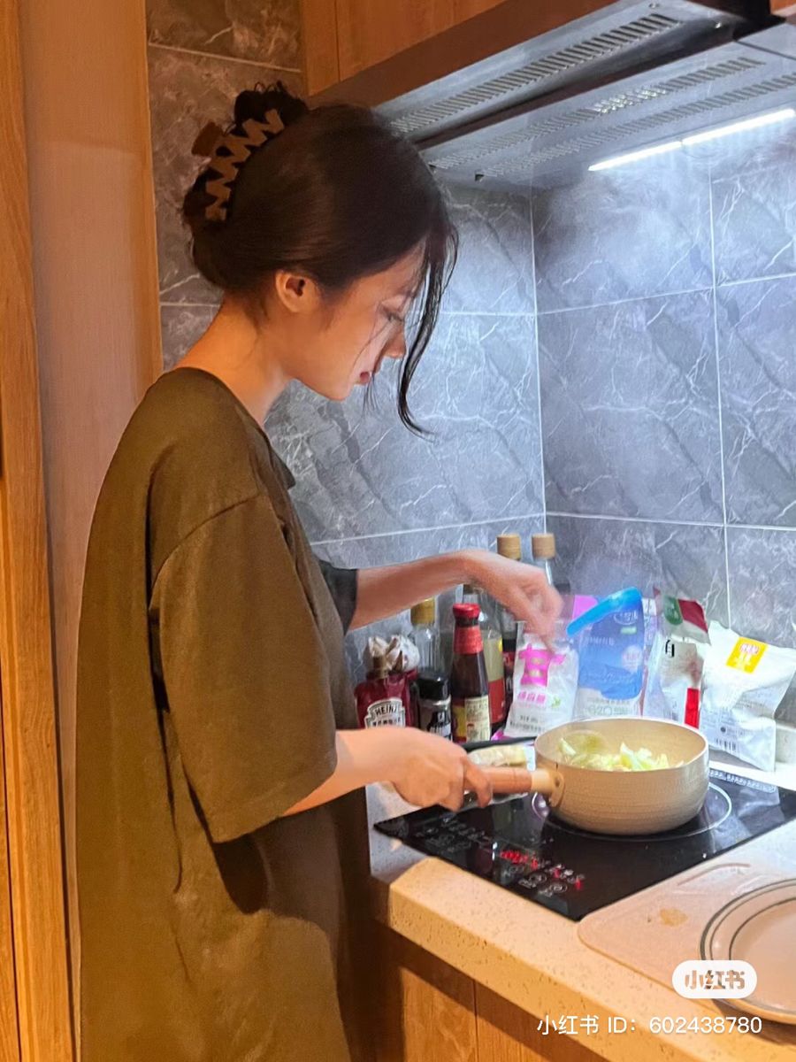 10 món nhiều phụ nữ đã ngừng mua trong năm 2026 để tránh lãng phí tiền- Ảnh 1.