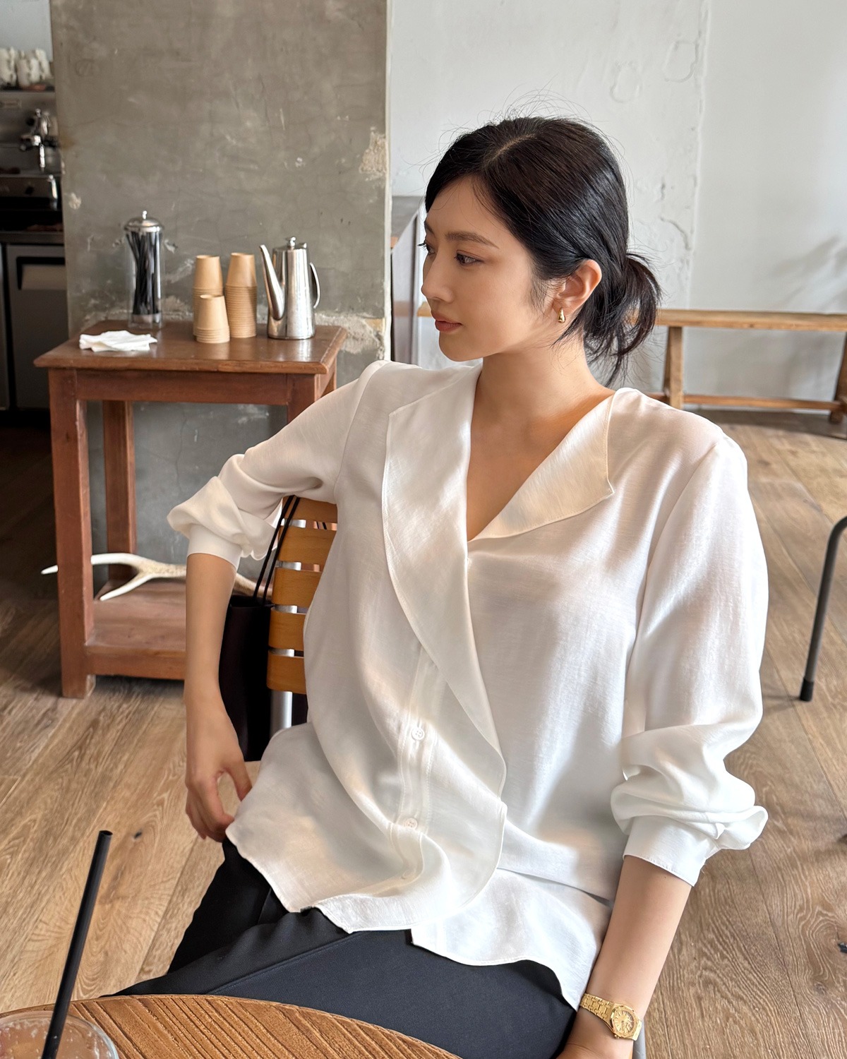 4 cách buộc tóc thu gọn gương mặt, nhẹ mát cho mùa hè- Ảnh 3.