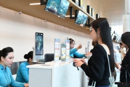 Du khách thấp thỏm sợ bị hủy vé máy bay