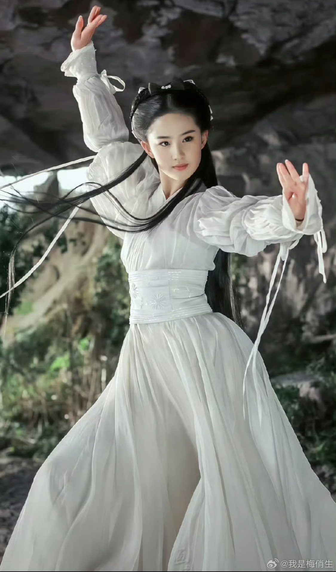 Lộ diện Tiểu Long Nữ bản mới ai nhìn cũng thở dài: Nhan sắc phá nát nguyên tác, còn lâu mới bằng Lưu Diệc Phi- Ảnh 2.