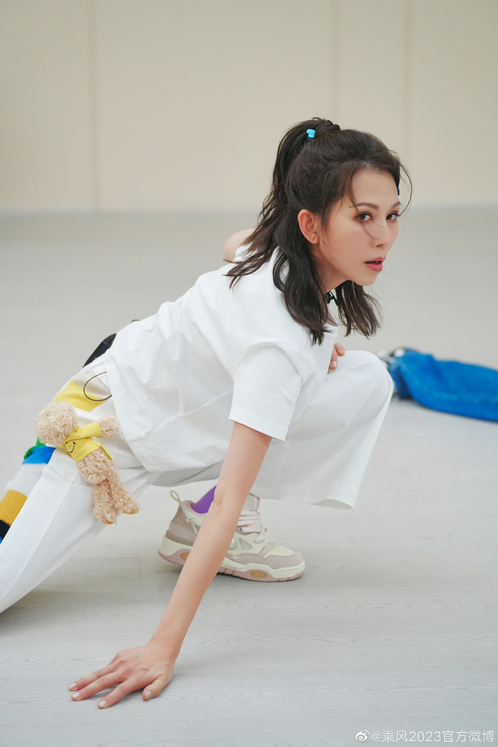 Á hậu làm nhân tình cho đại gia hơn 20 tuổi nhan sắc thay đổi gây sốc, đi thi hát tấu hài cho cả nước xem- Ảnh 4.