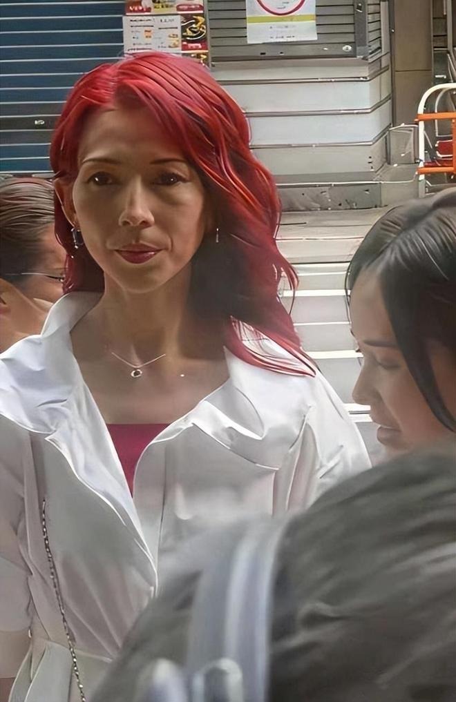 Á hậu làm nhân tình cho đại gia hơn 20 tuổi nhan sắc thay đổi gây sốc, đi thi hát tấu hài cho cả nước xem- Ảnh 8.