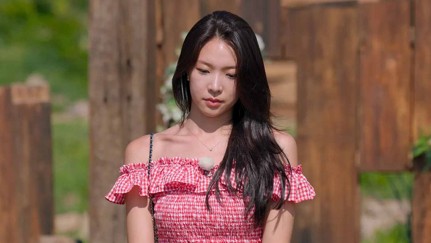 Hoa hậu xinh đẹp, xài nhiều đồ hiệu nhất Địa Ngục Độc Thân bị bóc mẽ 