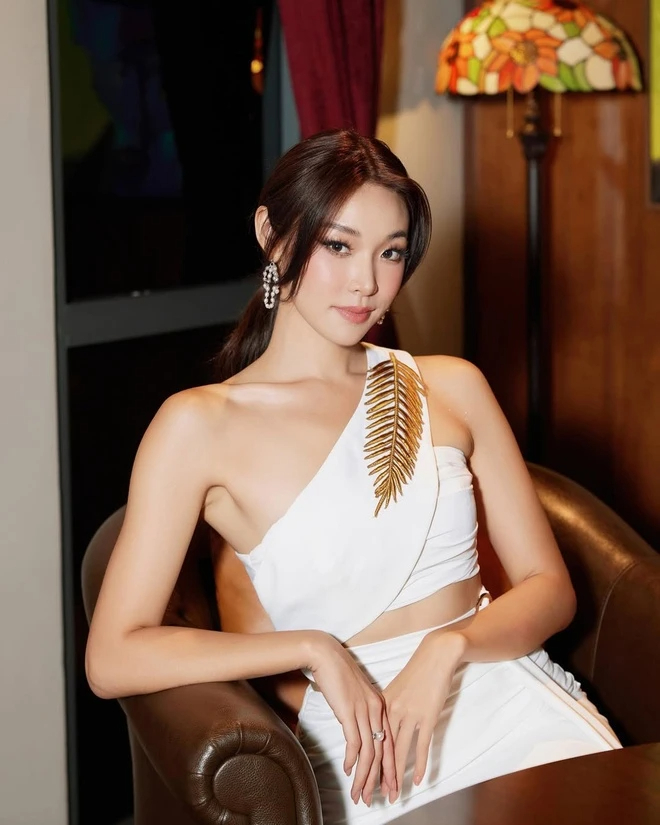 Hoa hậu xinh đẹp, xài nhiều đồ hiệu nhất Địa Ngục Độc Thân bị bóc mẽ 