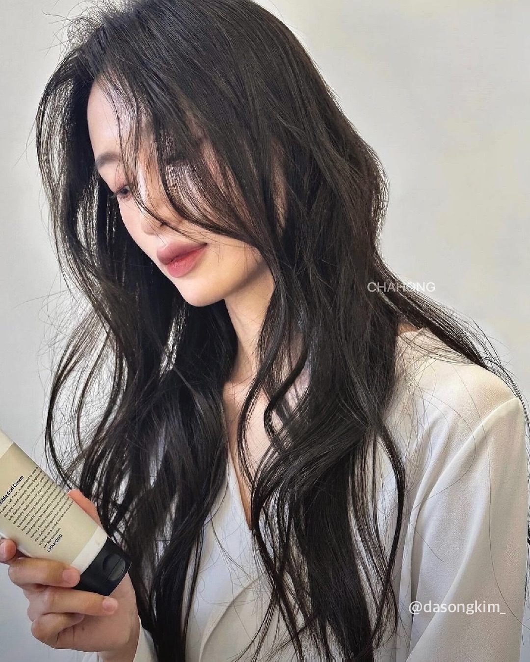 Không cần nhuộm màu, 5 xu hướng tóc đen hè 2026 sẽ giúp diện mạo của chị em trẻ trung và rất thanh lịch- Ảnh 9. Không cần nhuộm màu, 5 xu hướng tóc đen hè 2026 sẽ giúp diện mạo của chị em trẻ trung và rất thanh lịch- Ảnh 9.