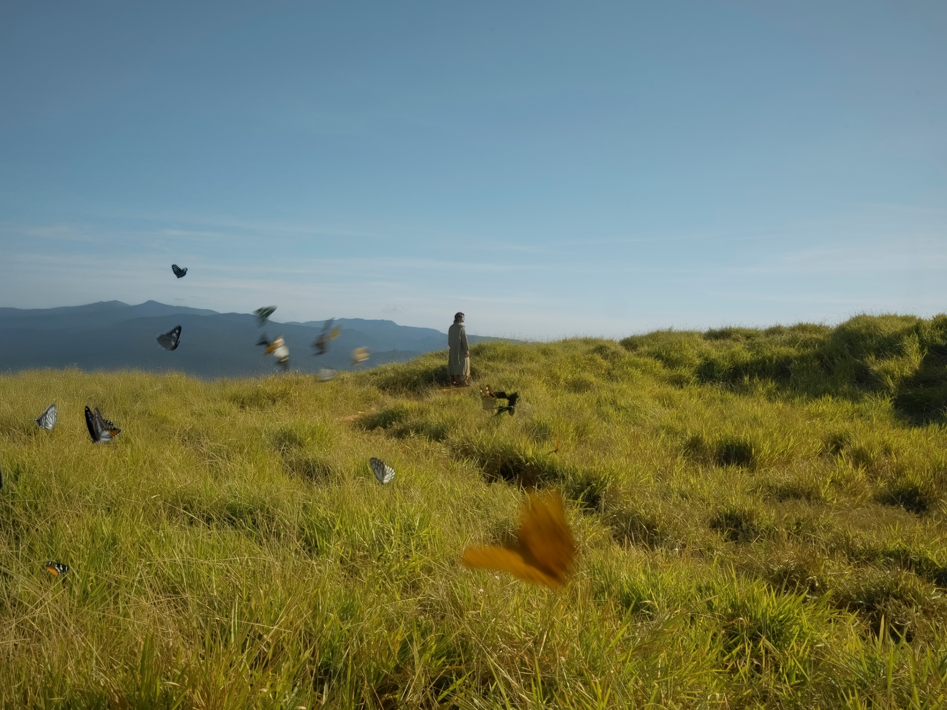 Hóa ra MV mới của GREY D nhiều ẩn ý thế này: Hỷ nộ ái ố và hành trình tìm ra sự cân bằng nhờ tình yêu- Ảnh 8.