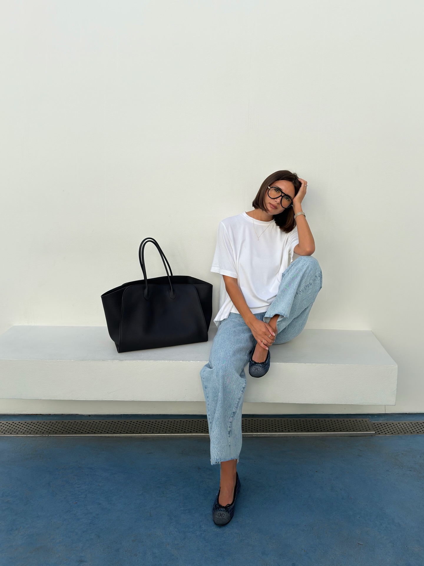 Phụ nữ Pháp thường mix quần ống suông với 4 mẫu áo, hóa ra mặc đẹp lại đơn giản thế này- Ảnh 7. Phụ nữ Pháp thường mix quần ống suông với 4 mẫu áo, hóa ra mặc đẹp lại đơn giản thế này- Ảnh 7.