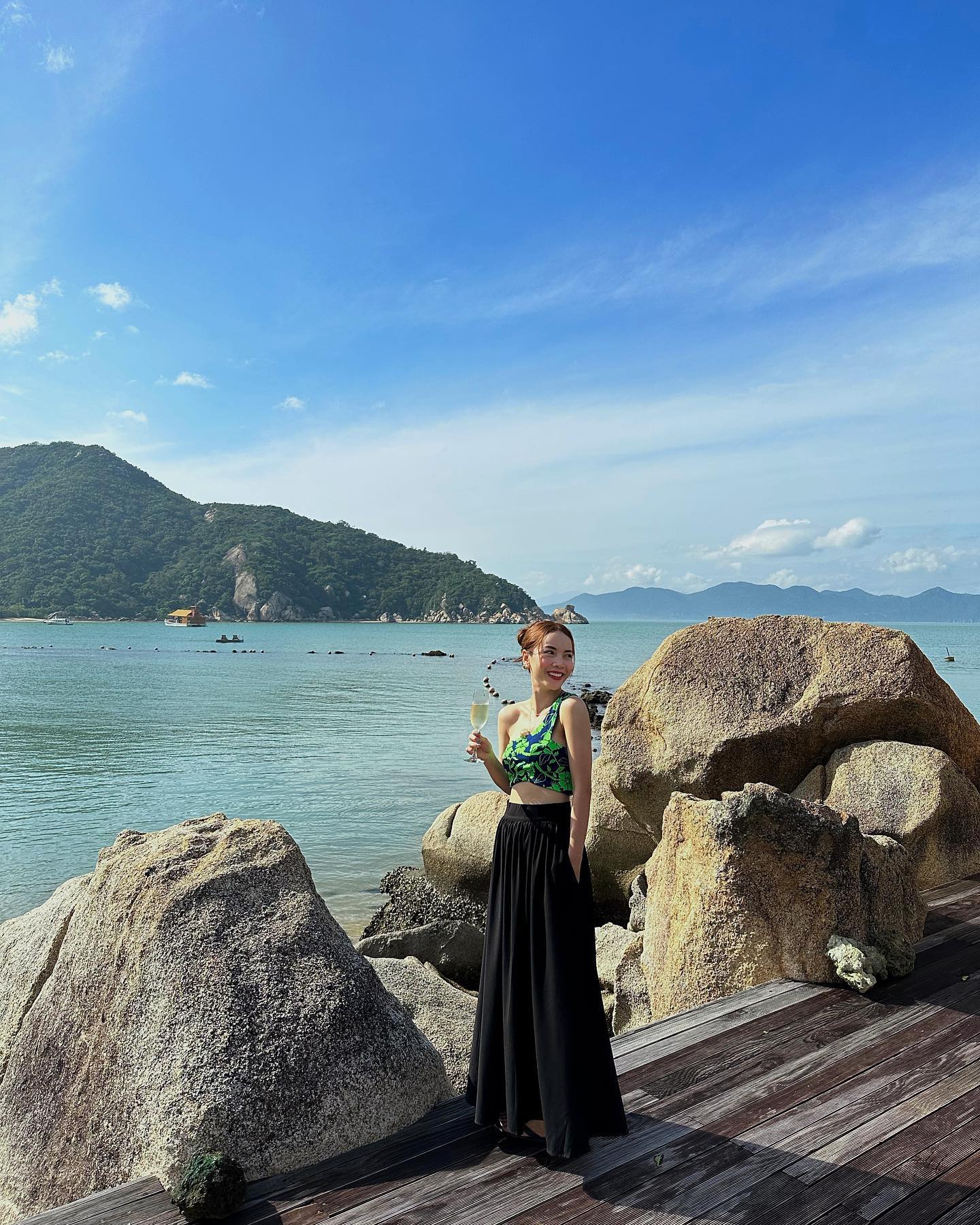 Mỹ nhân Việt 42 tuổi có style du lịch đẹp tới từng set đồ, quan trọng là vô cùng trẻ trung- Ảnh 8.