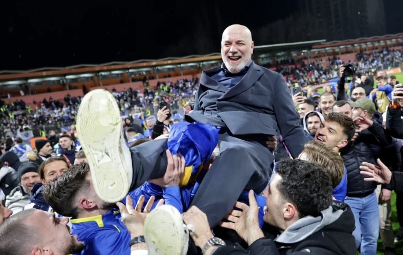 Gục ngã loạt sút luân lưu, Ý lần thứ ba liên tiếp lỡ hẹn World Cup - Ảnh 8.