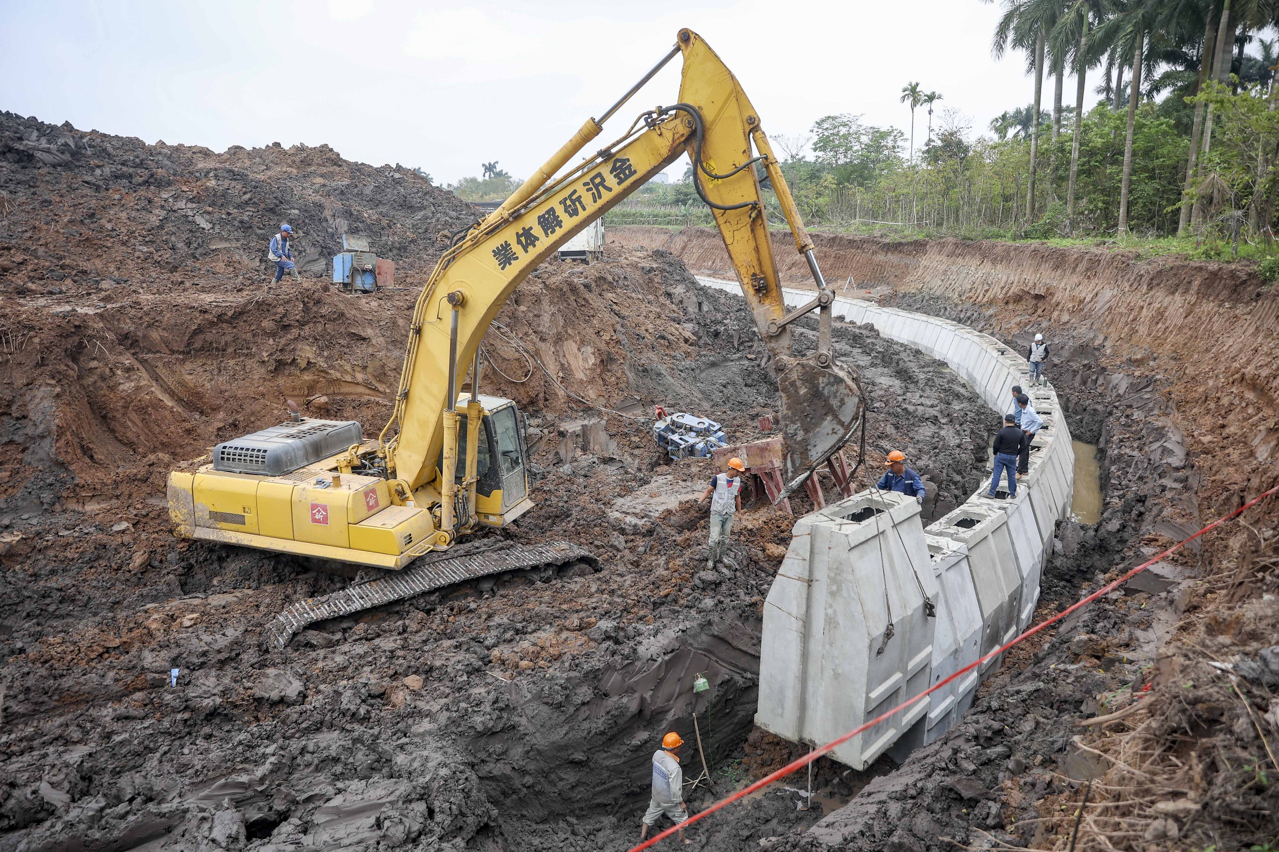 Hà Nội gấp rút thi công 7 hồ điều hòa đón đầu mùa mưa- Ảnh 7.