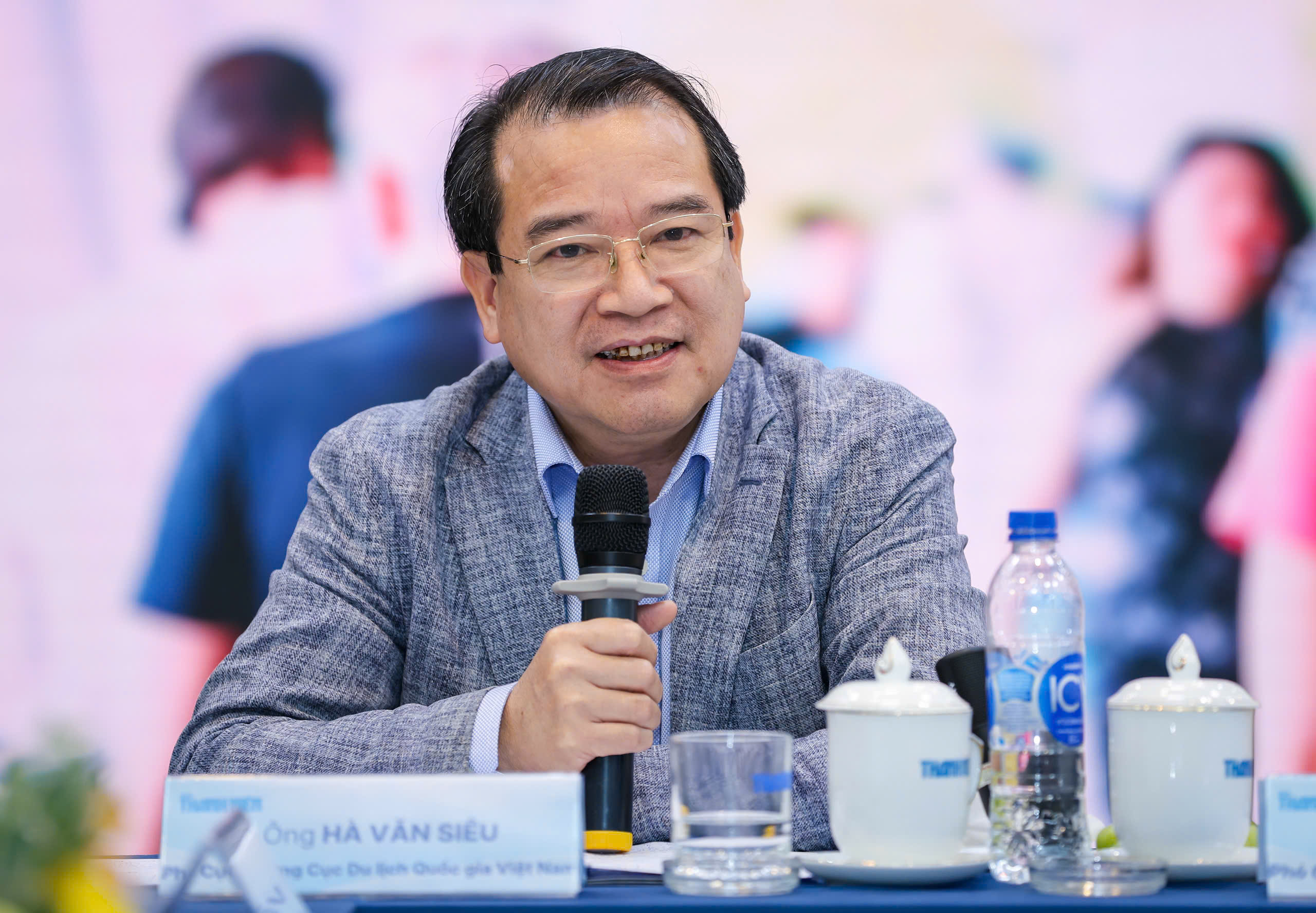 Hàng không, du lịch ứng phó 'cơn lốc ngược'- Ảnh 3. Hàng không, du lịch ứng phó 'cơn lốc ngược'- Ảnh 3.