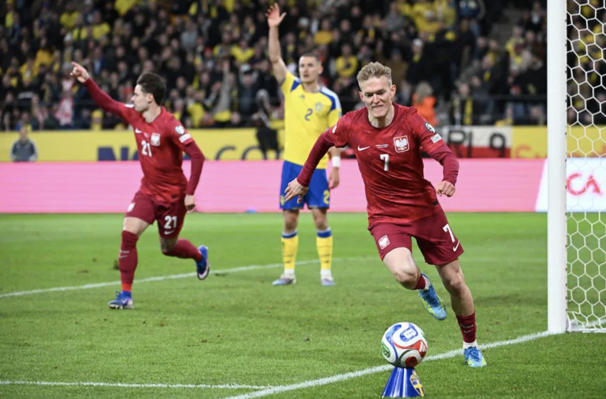 Gyokeres tỏa sáng, Thụy Điển hạ Ba Lan giành vé dự World Cup 2026 - Ảnh 4.
