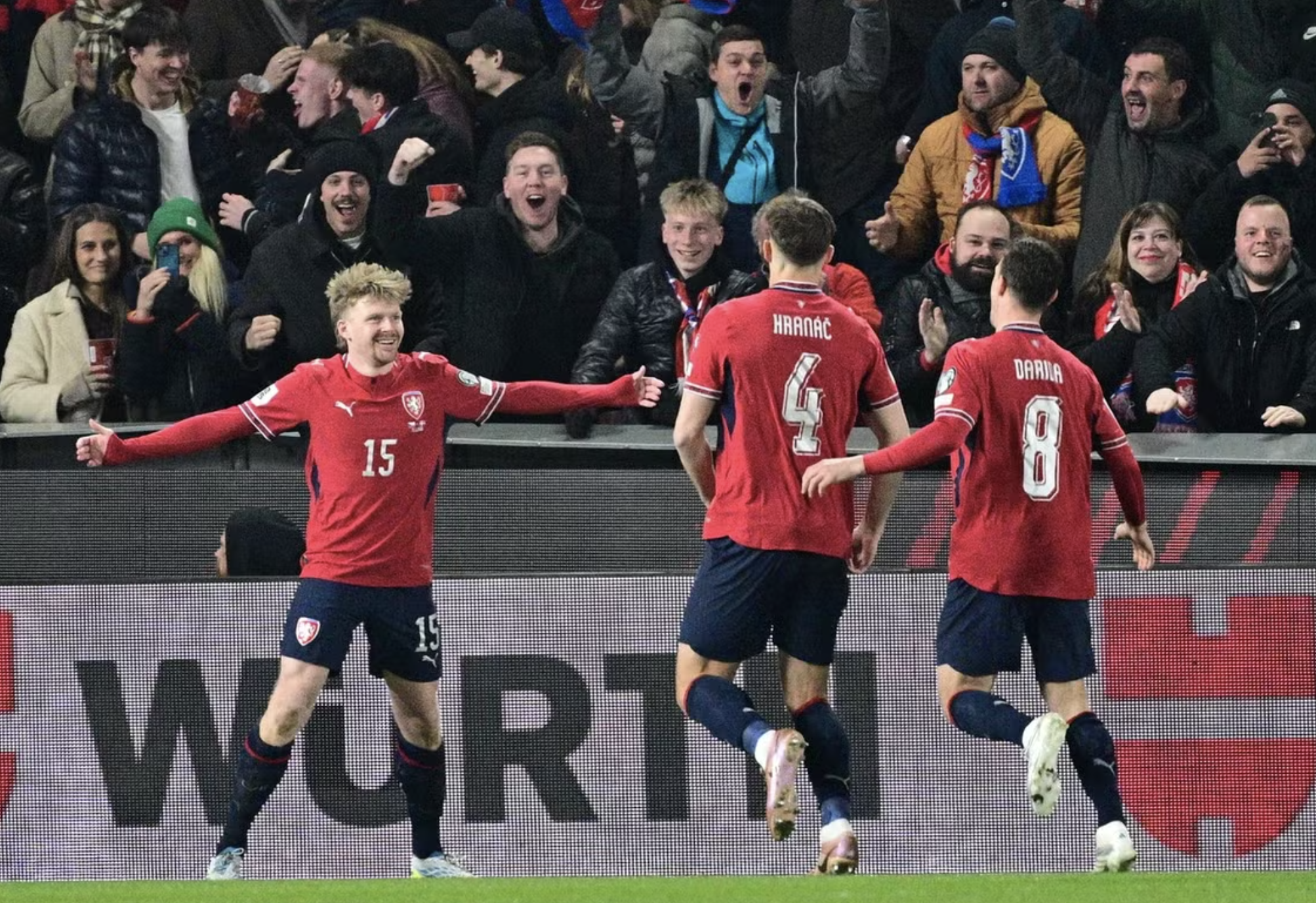 Kịch tính và nhiều bất ngờ 4 Châu Âu chốt đủ 16 suất dự World Cup 2026: Kịch tính và nhiều bất ngờ - Ảnh 4.