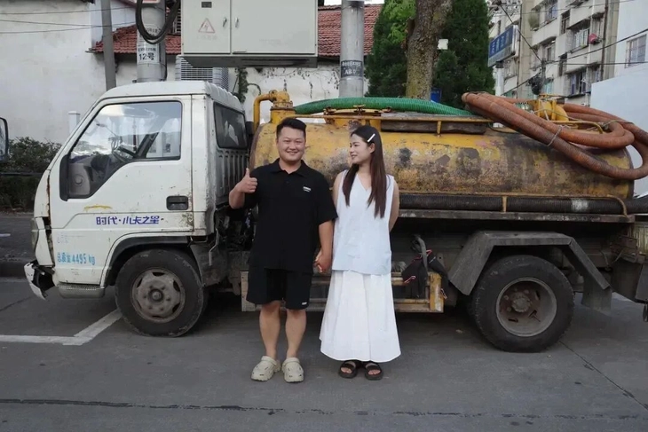 Chú rể dùng 9 xe hút hầm cầu đi đón dâu 3 xe hút hầm cầu - Ảnh 3.