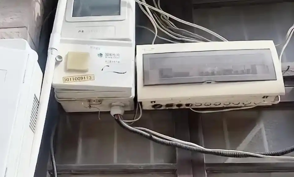 Thuê trọ 6 năm mới phát hiện đã trả thừa cho chủ nhà hơn 600 triệu đồng tiền điện- Ảnh 2.