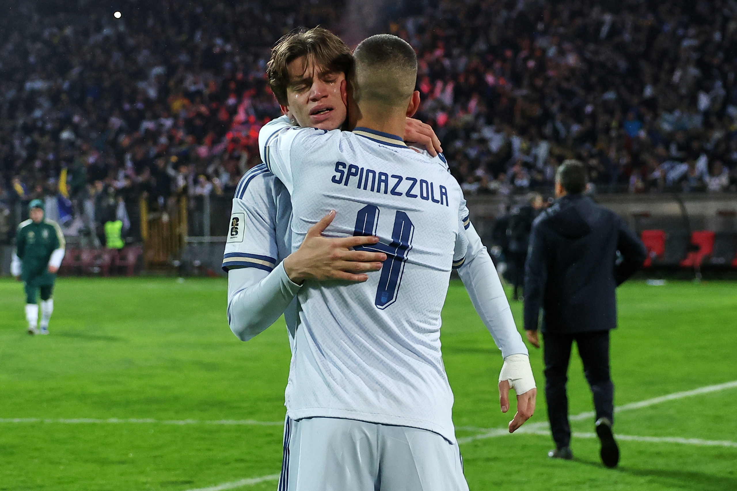 Trọng tài hứng chịu 'cơn mưa' phẫn nộ vì bắt ép tuyển Ý 2 tuyển Ý - Ảnh 2.