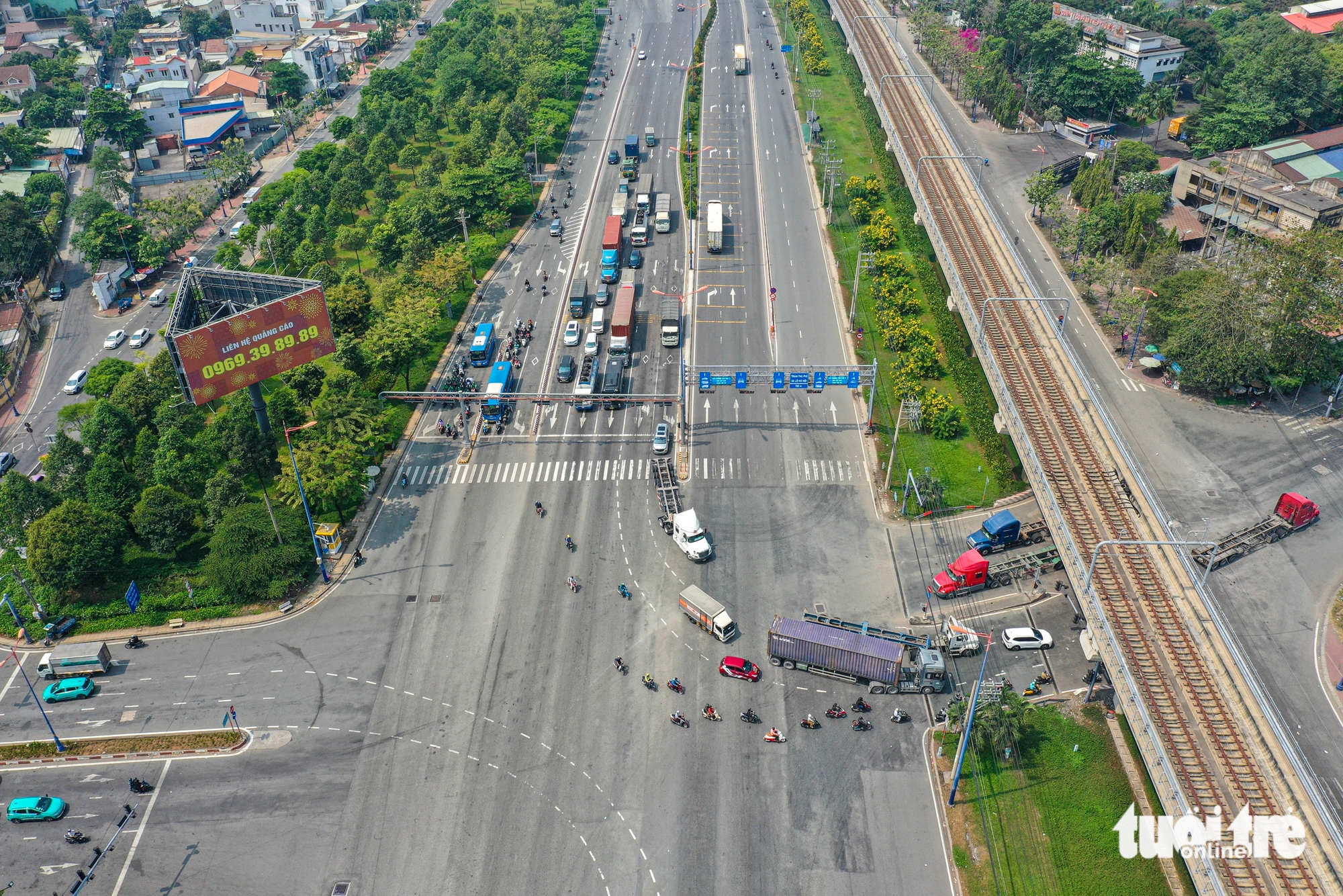 Hiện trạng 5 nút giao cửa ngõ phía Đông dự kiến làm 'luồng xanh', xe không phải dừng đèn đỏ 7 xa lộ hà nội - Ảnh 7.