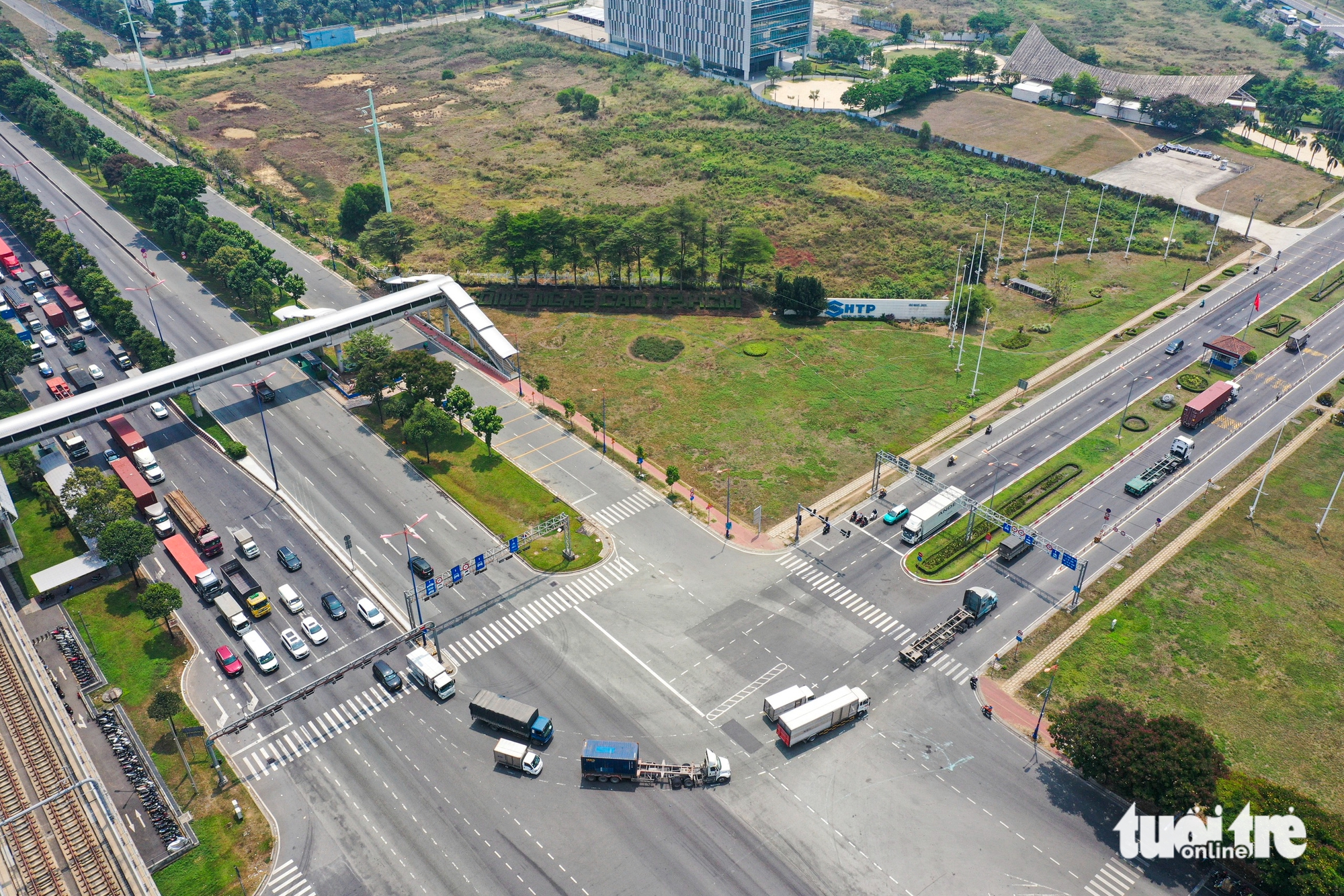 Hiện trạng 5 nút giao cửa ngõ phía Đông dự kiến làm 'luồng xanh', xe không phải dừng đèn đỏ 12 xa lộ hà nội - Ảnh 12.