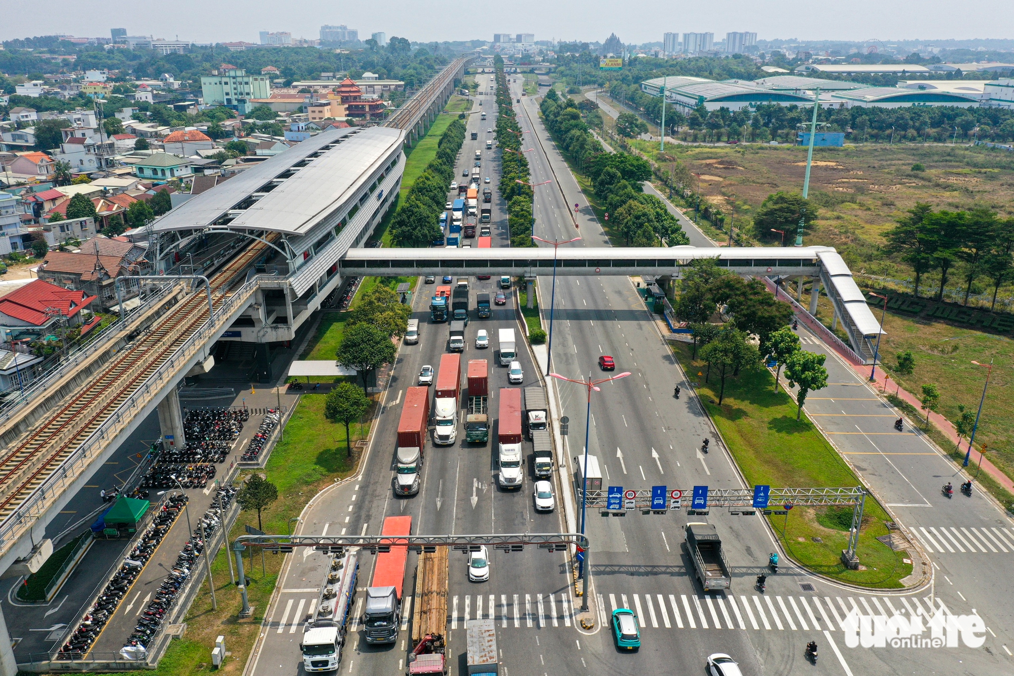 Hiện trạng 5 nút giao cửa ngõ phía Đông dự kiến làm 'luồng xanh', xe không phải dừng đèn đỏ 14 xa lộ hà nội - Ảnh 14.