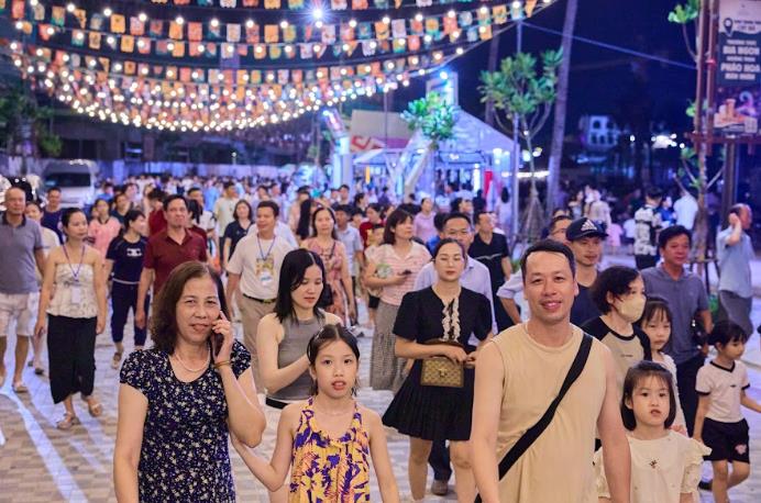 Nghỉ dài ngày từ Giỗ Tổ Hùng Vương, nhiều du khách lên kế hoạch đến “đảo trải nghiệm” này- Ảnh 4.