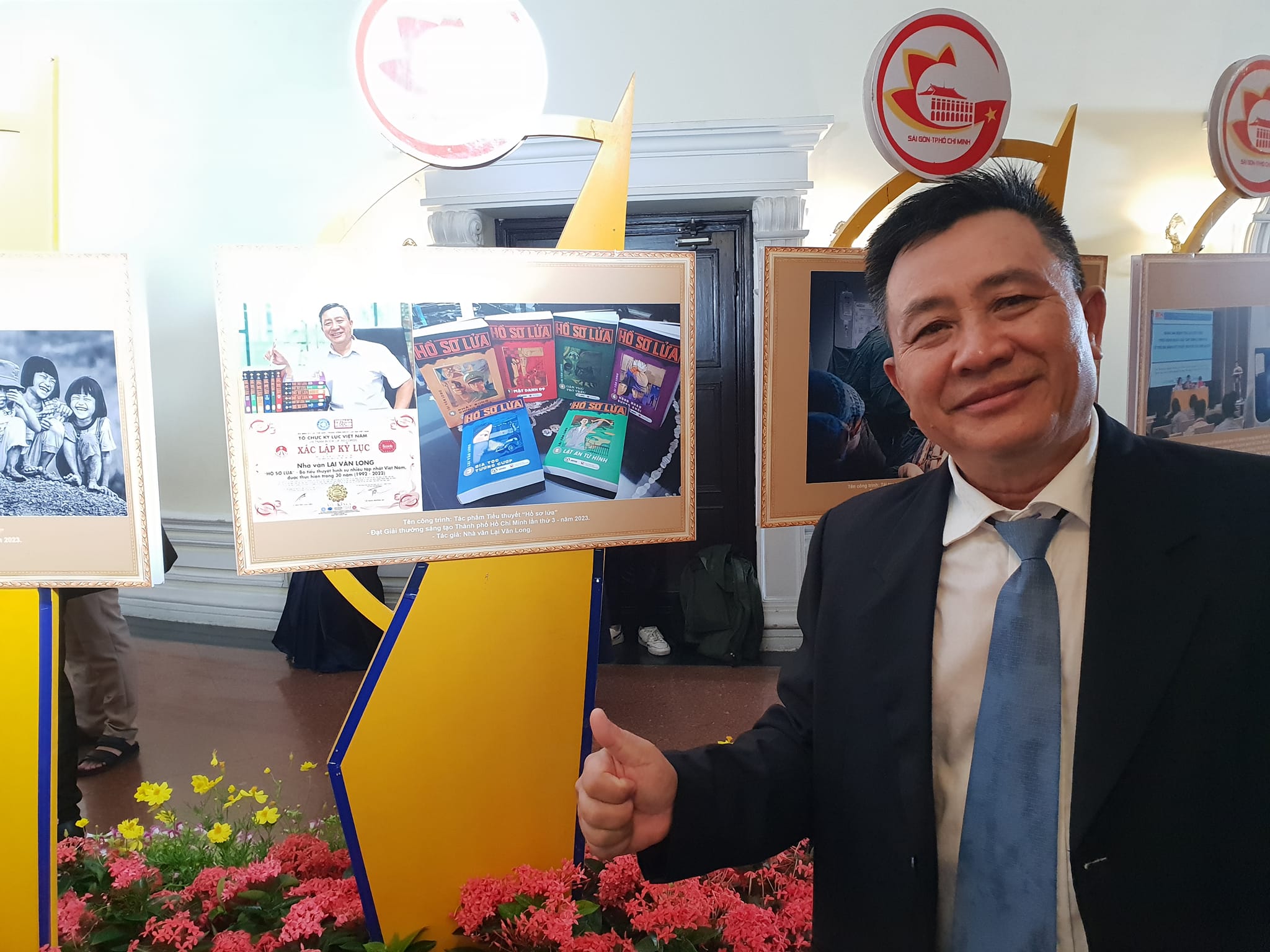 Kỷ lục gia - nhà văn Lại Văn Long tự phá kỷ lục của chính mình 2 Kỷ lục gia - nhà văn Lại Văn Long lại tự phá kỷ lục của chính mình - Ảnh 2.