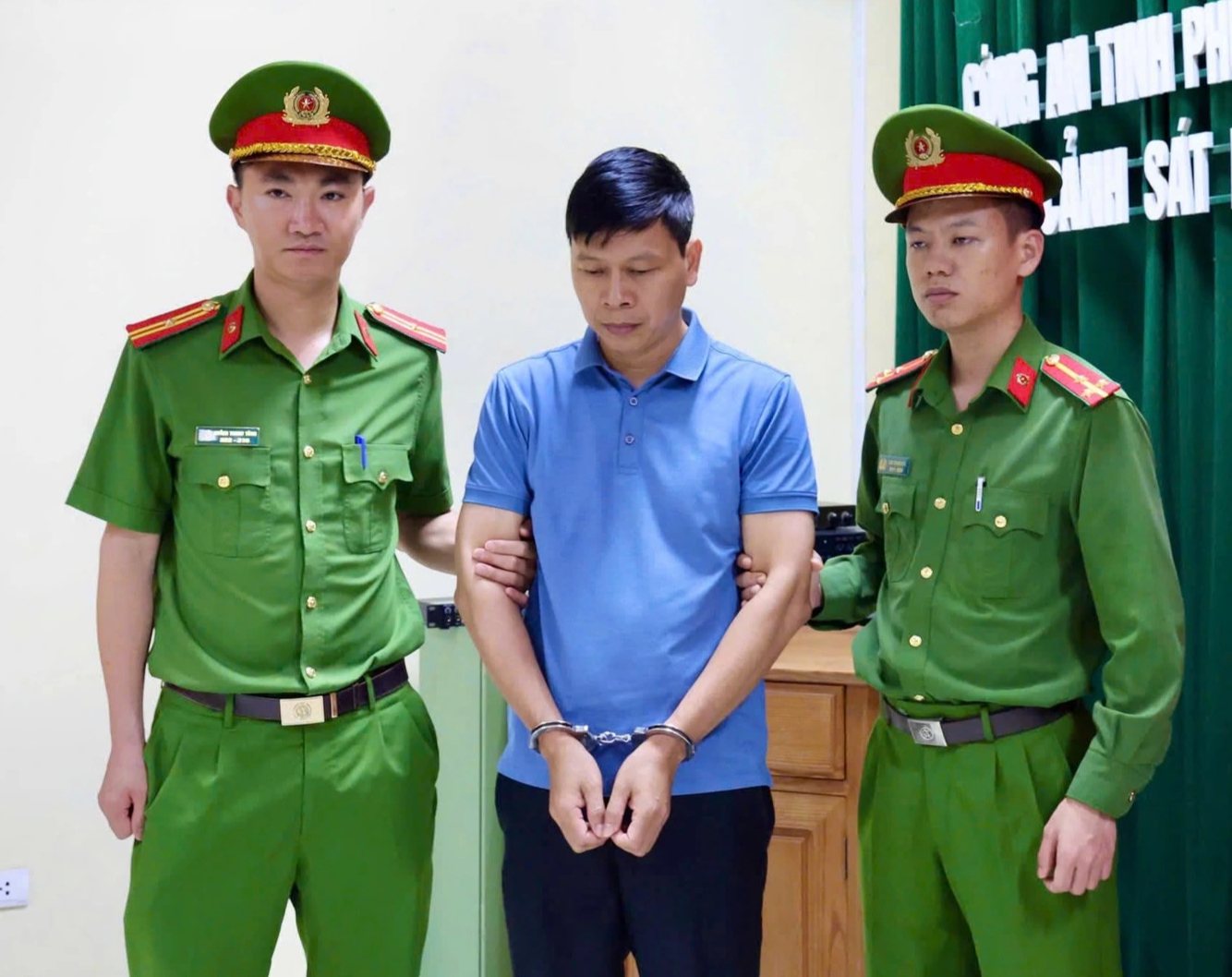Công an tỉnh Phú Thọ bắt giam 5 giám đốc và 1 cựu phó chủ tịch xã 3 Công an tỉnh Phú Thọ bắt giam 5 giám đốc và 1 cựu phó chủ tịch xã - Ảnh 3.