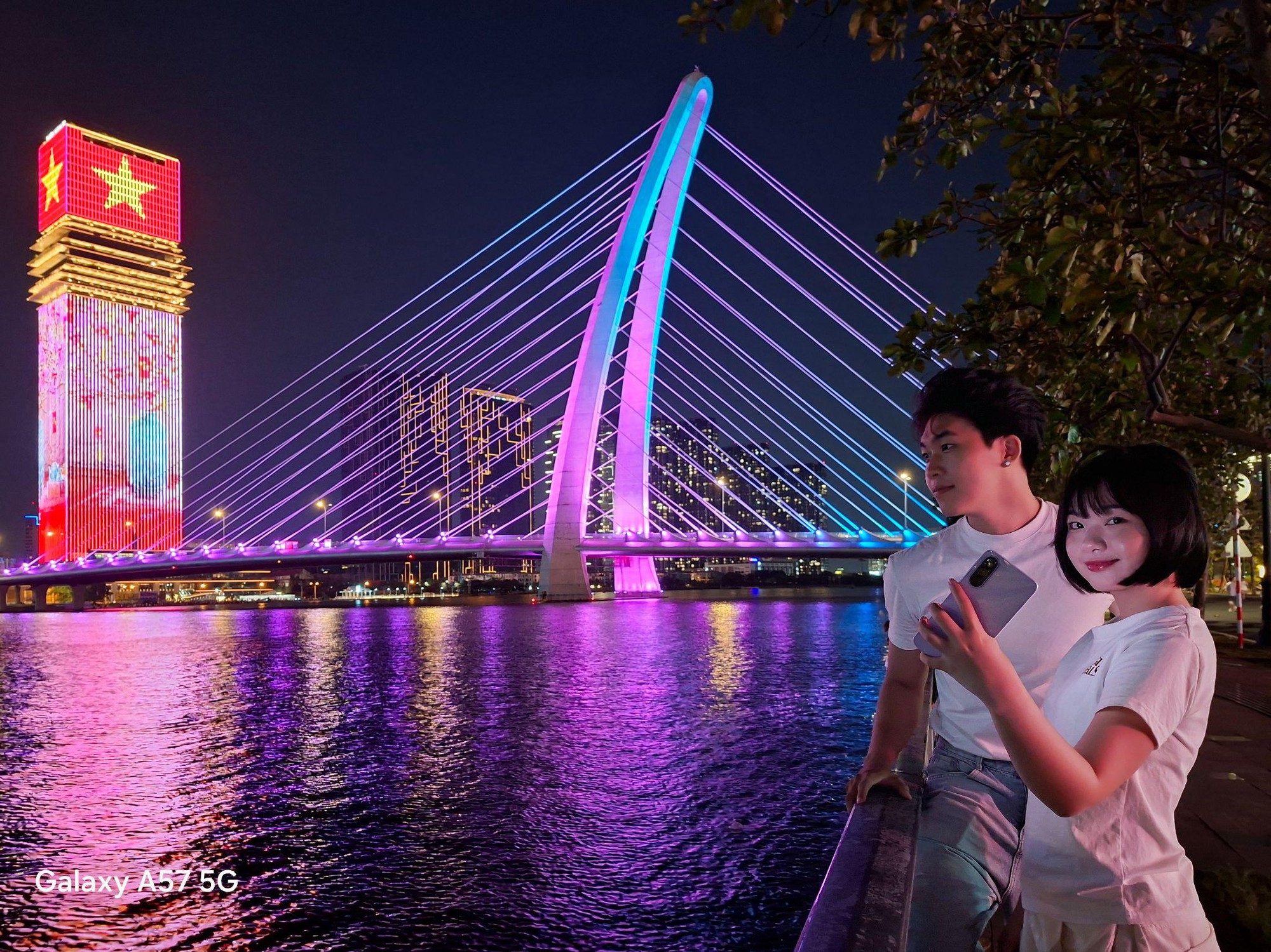 Đi đêm lắm cũng có ngày… bật vibe đêm “sáng tỏa” cùng Galaxy A57/A37 5G- Ảnh 2.