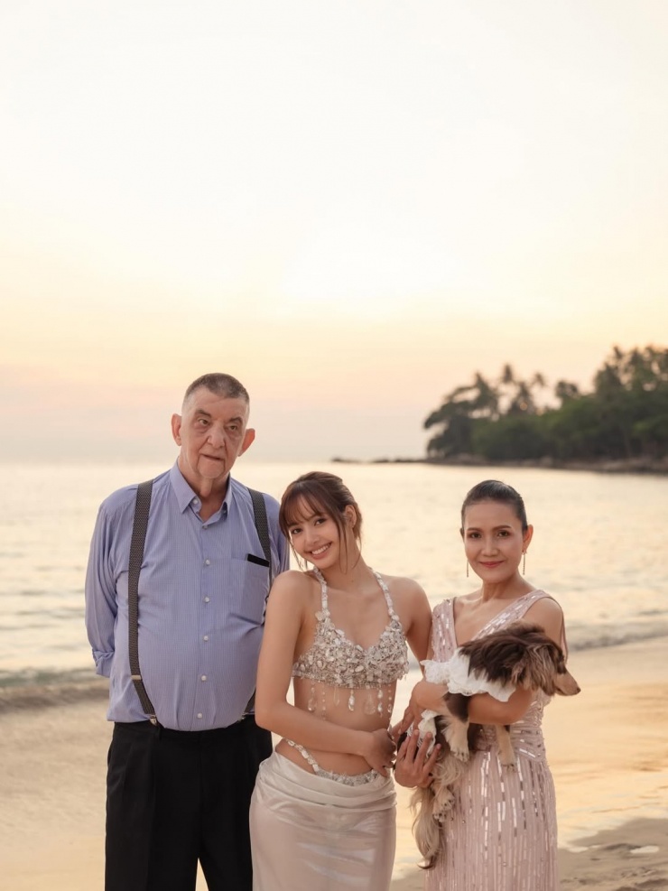 Theo Osen, ông Marco Brüschweiler - bố dượng của Lisa là đầu bếp gốc Thụy Sĩ, khá nổi tiếng trong giới ẩm thực và từng làm việc tại nhiều nhà hàng, khách sạn cao cấp trên thế giới. Lisa nhiều lần nhắc đến ông như người có ảnh hưởng lớn trong quá trình trưởng thành của mình.