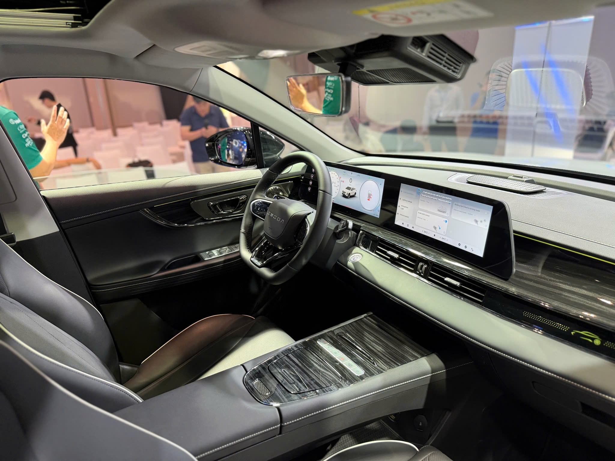 Omoda C5 hybrid vừa xuất hiện, bản cũ đã giảm giá 'sập sàn' - Ảnh 3.