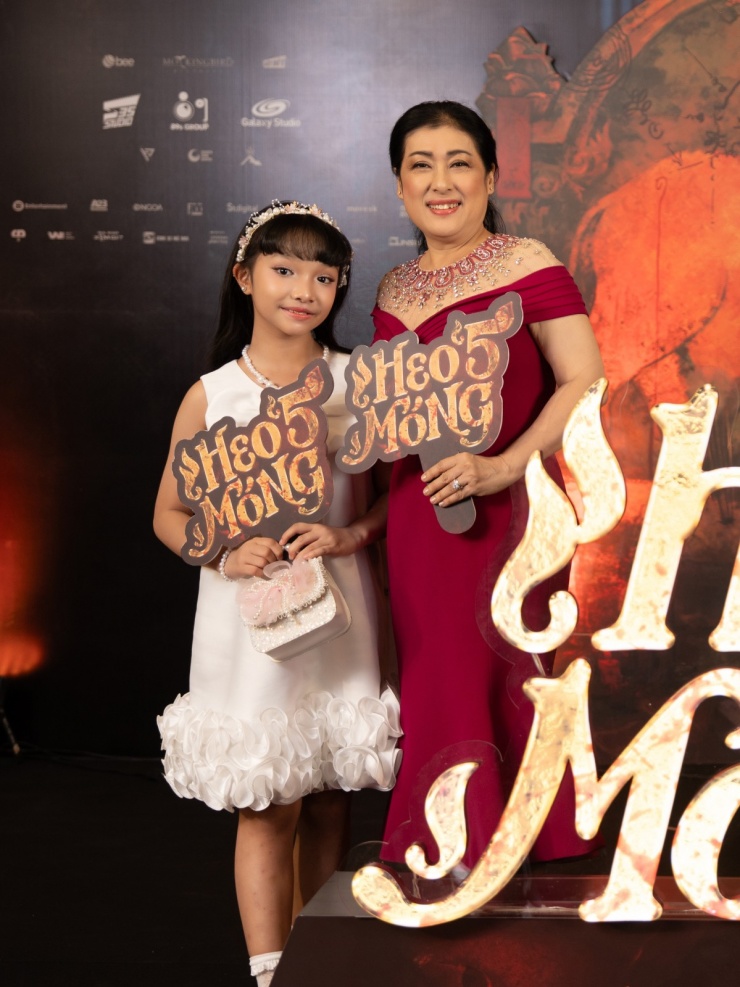 Nghệ sĩ Thanh Thủy sẽ thành mẹ chồng của Ốc Thanh Vân trong phim, bên cạnh là diễn viên nhí đóng cháu nội.