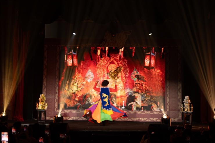 Ốc Thanh Vân gây chú ý khi nhuộm da nâu - 10