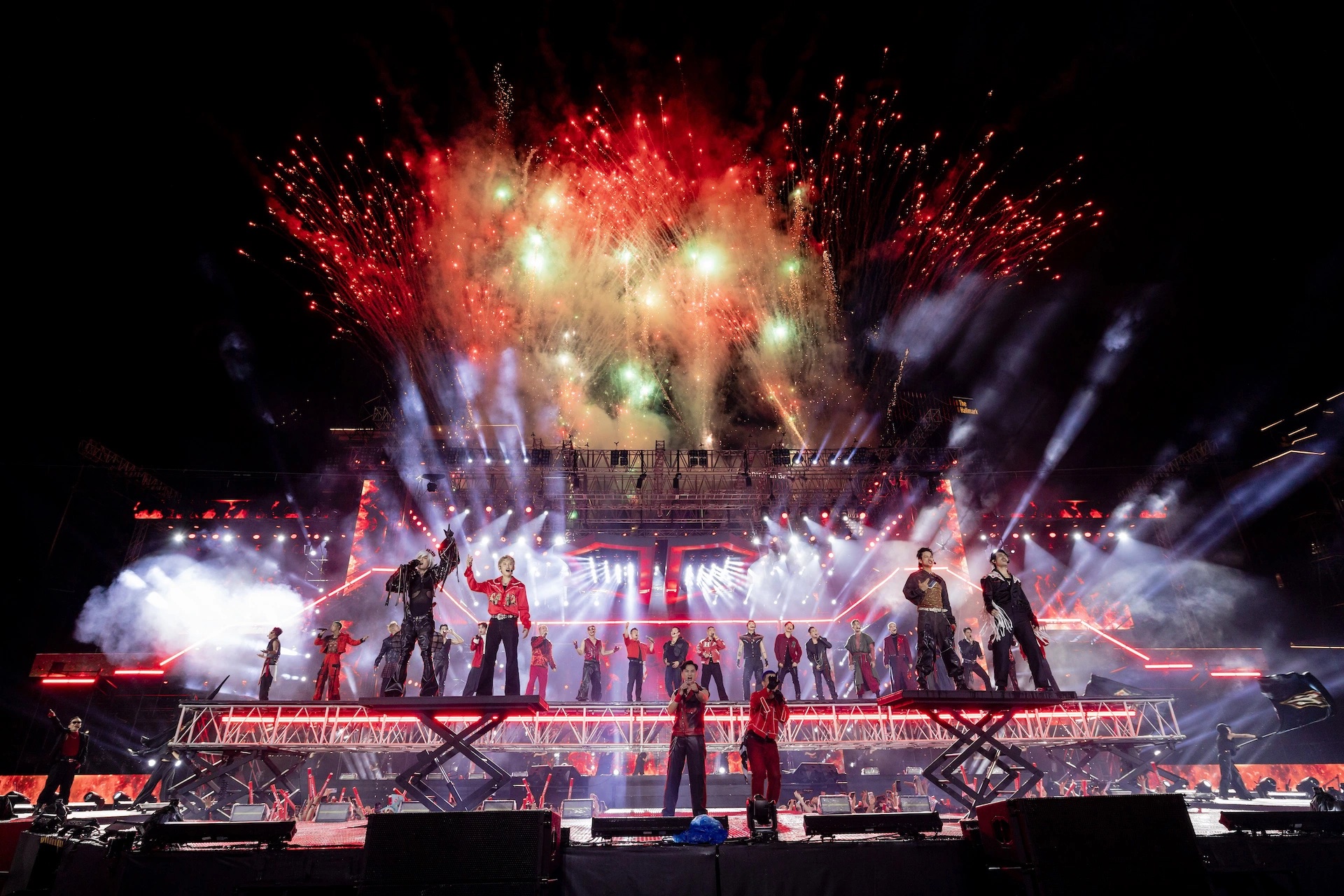 Thực trang hát nhép: Thiếu trung thực sẽ làm méo mó thị trường - Ảnh 2.