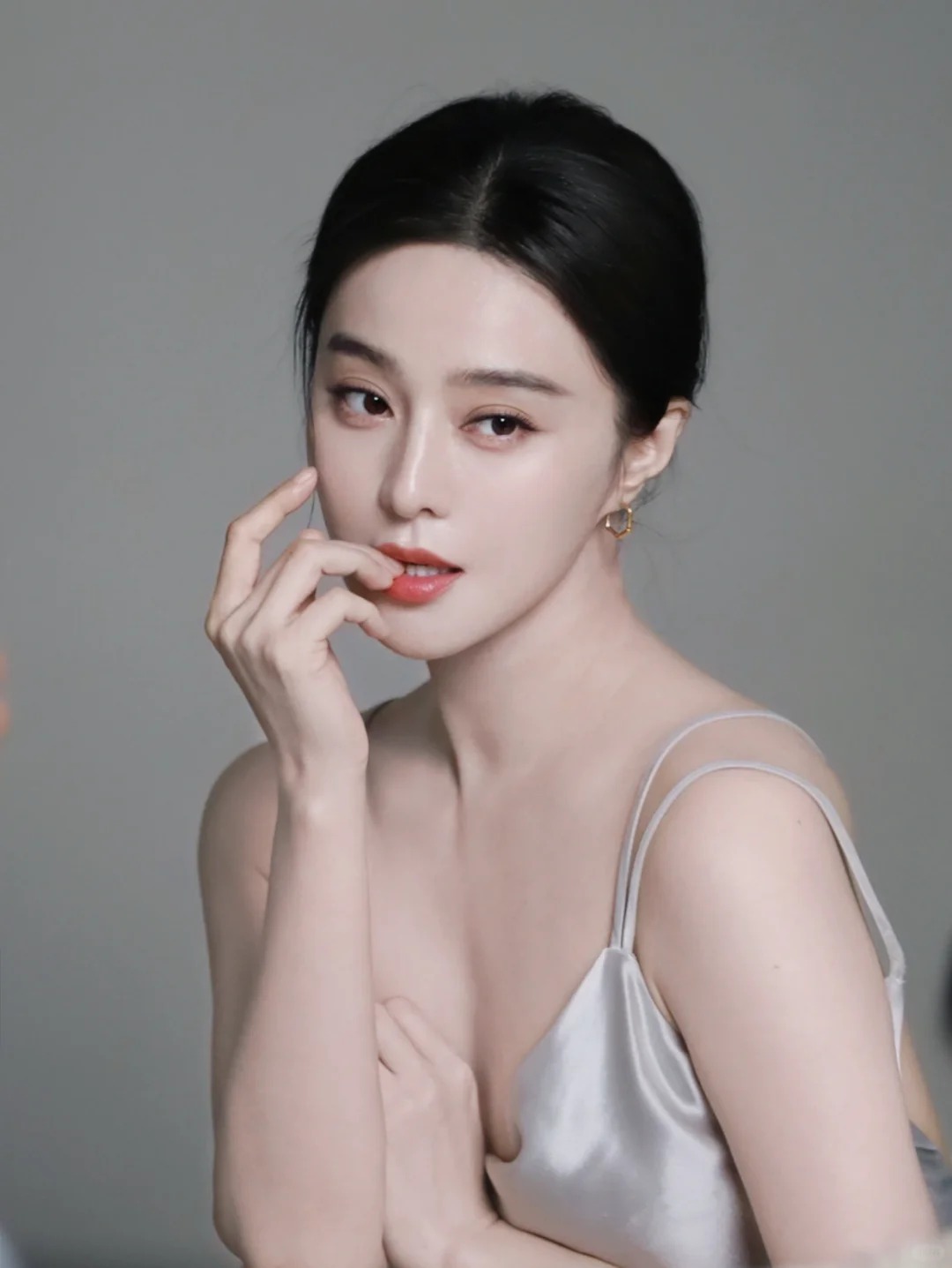 Phạm Băng Băng đi bán mặt nạ ở siêu thị: Nhan sắc thật khiến đám đông tròn mắt, đứng hình kinh ngạc- Ảnh 6.