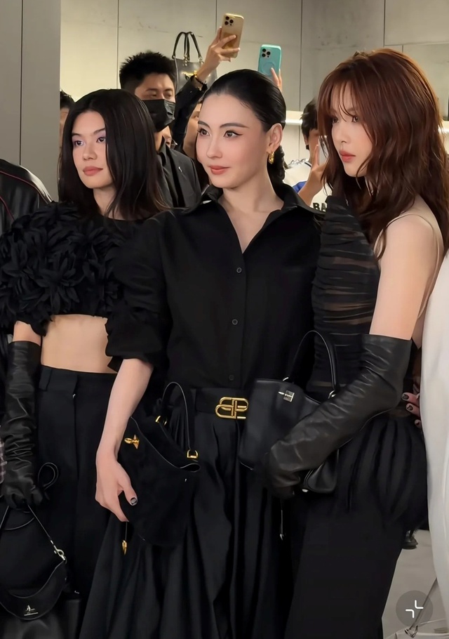 Trần đời hiếm gặp mỹ nhân nào 46 tuổi mà đẹp như thế, biến đàn em xinh như 