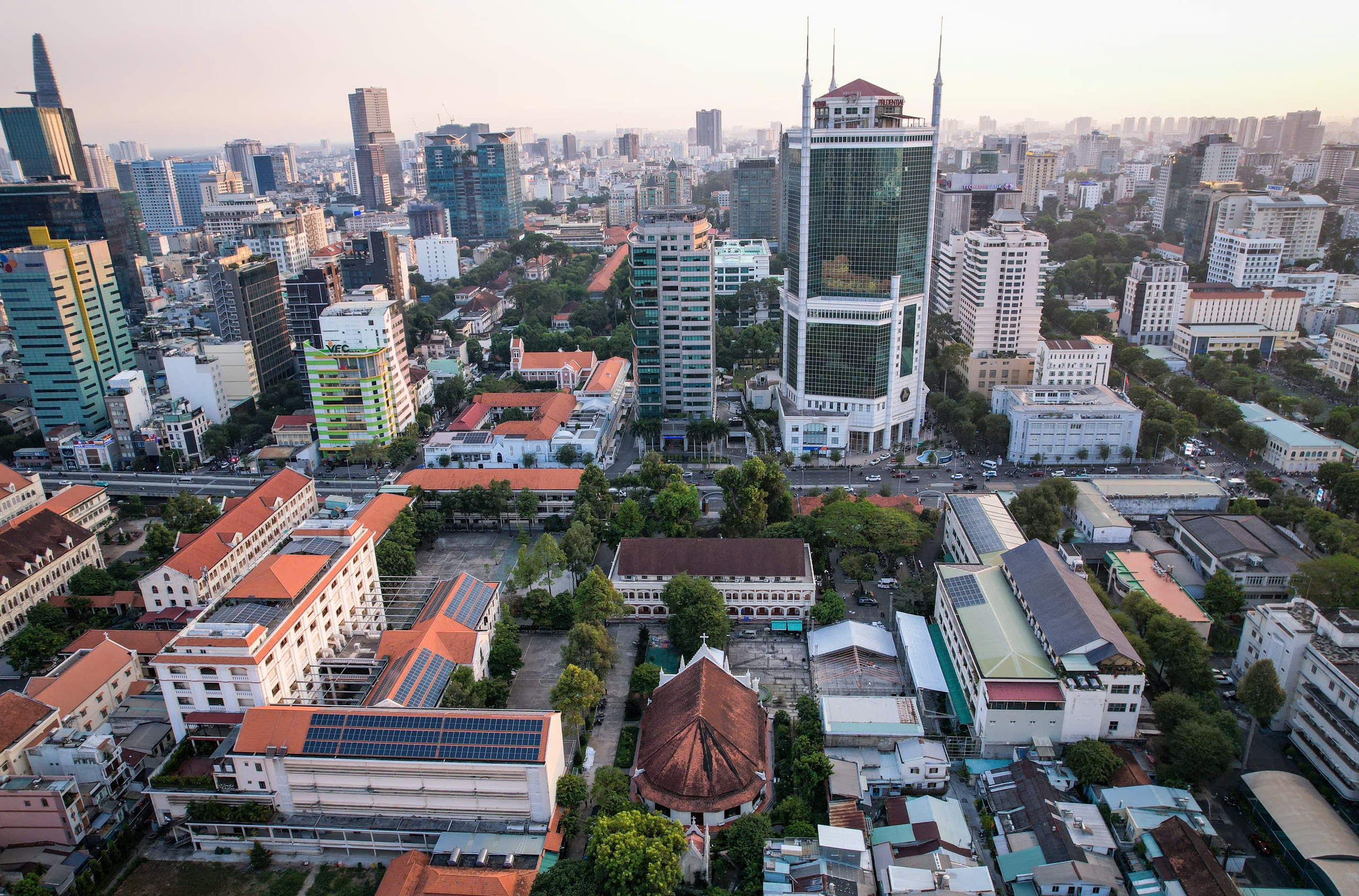 TP.HCM tăng trưởng kinh tế trên 8%, sắp có 2 đòn bẩy thể chế lớn - Ảnh 2.