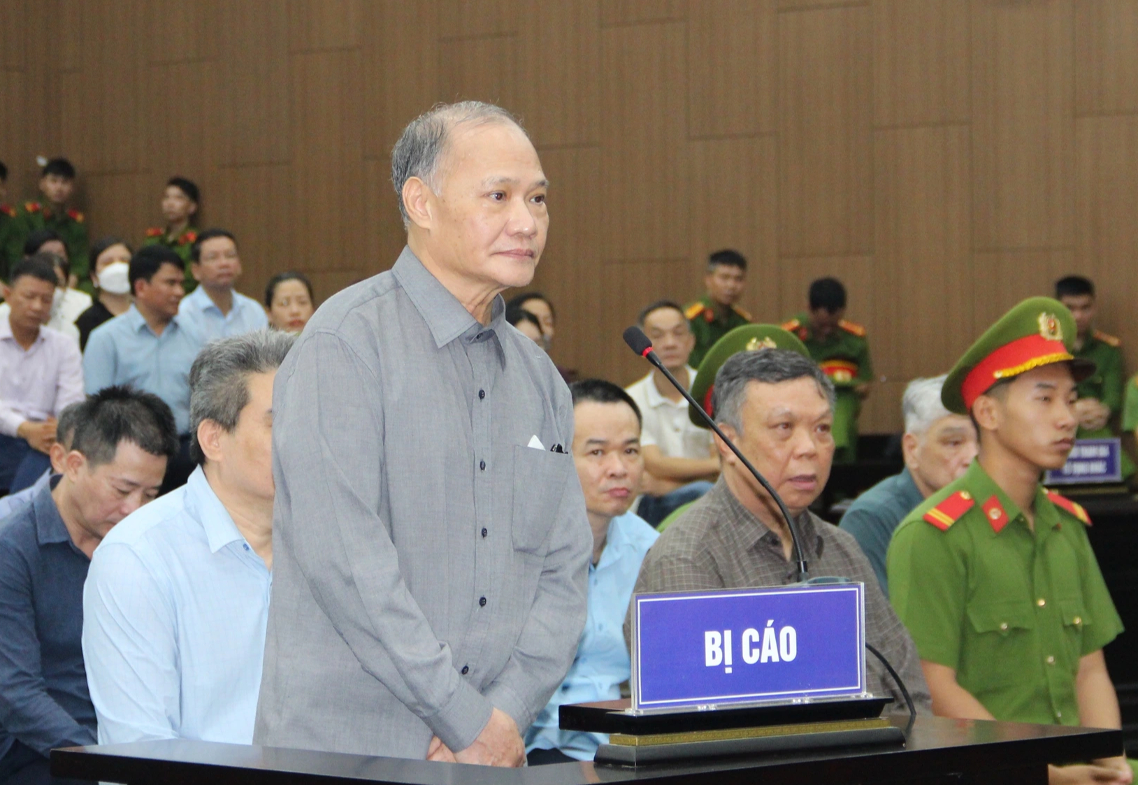 Luật sư kể nỗi khổ doanh nghiệp hối lộ 40 tỉ trong vụ án hối lộ 2026 - Ảnh 3. Luật sư kể nỗi khổ doanh nghiệp hối lộ 40 tỉ trong vụ án hối lộ 2026 - Ảnh 3.