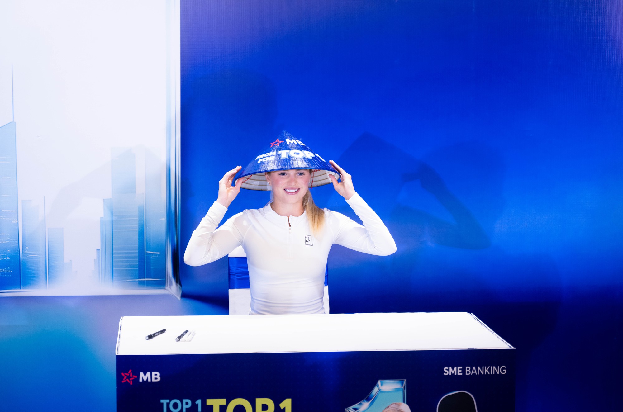 “When Top 1 Meets Top 1”: VĐV Pickleball số 1 thế giới Anna Leigh Waters và MB lan tỏa thông điệp “When Top 1 Meets Top 1”: VĐV Pickleball số 1 thế giới Anna Leigh Waters và MB lan tỏa thông điệp